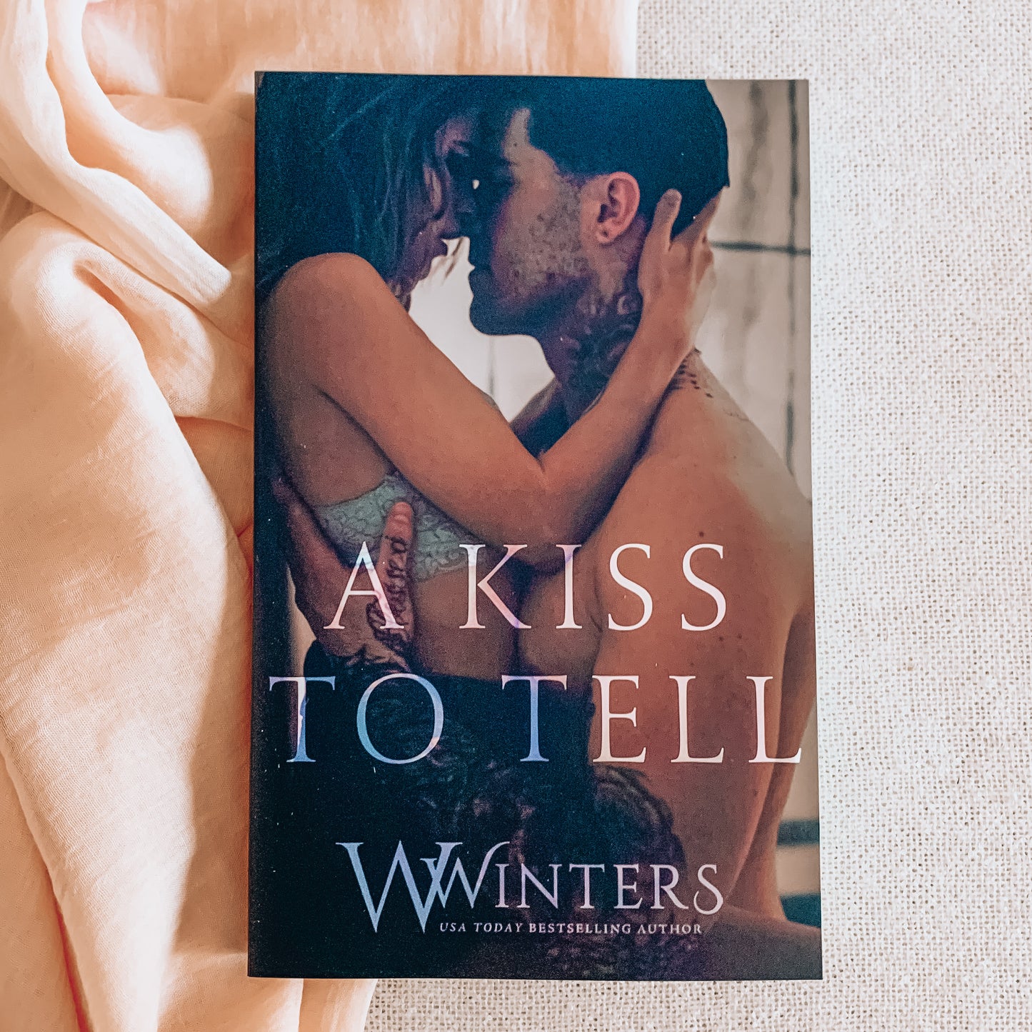 A Kiss to Tell by Willow Winters